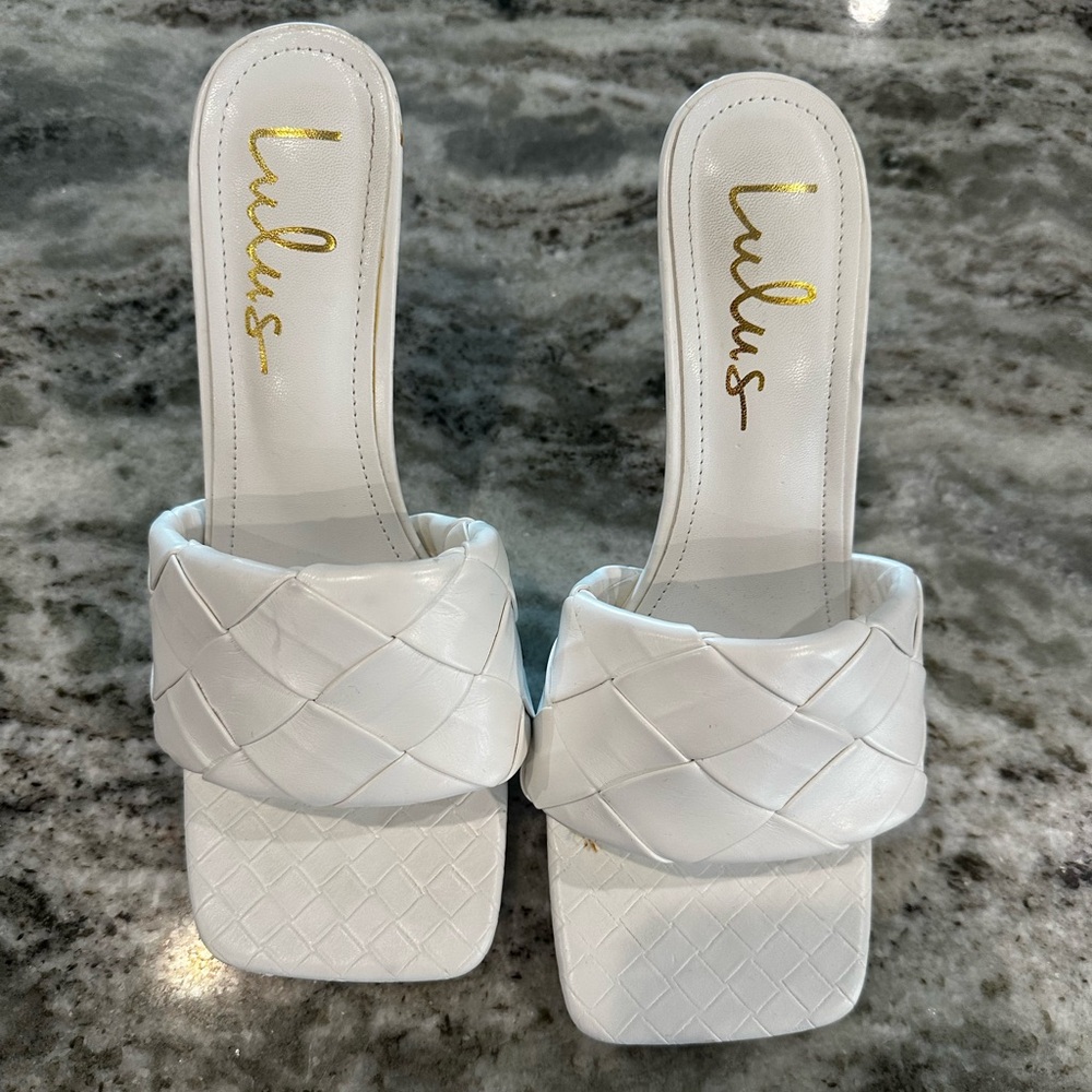 Lulus Woven White Heels / Sandals size 7